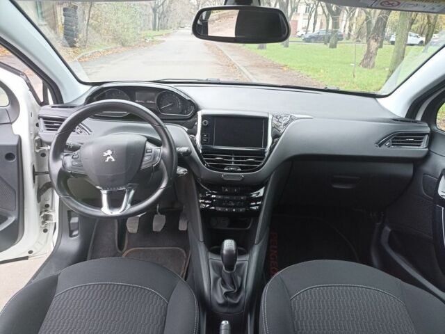 Белый Пежо 208, объемом двигателя 1.5 л и пробегом 84 тыс. км за 9400 $, фото 16 на Automoto.ua