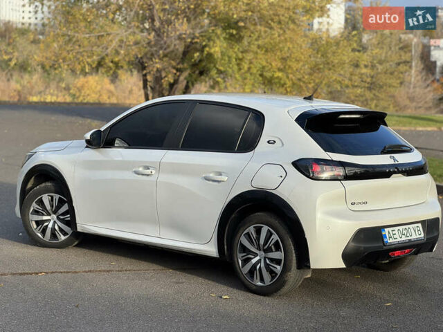 Белый Пежо 208, объемом двигателя 0 л и пробегом 95 тыс. км за 14200 $, фото 9 на Automoto.ua