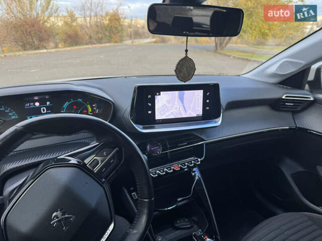 Белый Пежо 208, объемом двигателя 0 л и пробегом 95 тыс. км за 14200 $, фото 3 на Automoto.ua