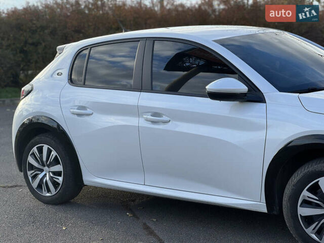 Белый Пежо 208, объемом двигателя 0 л и пробегом 95 тыс. км за 14200 $, фото 14 на Automoto.ua