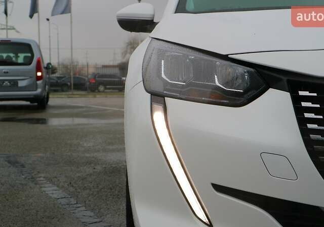 Белый Пежо 208, объемом двигателя 1.2 л и пробегом 53 тыс. км за 16299 $, фото 24 на Automoto.ua