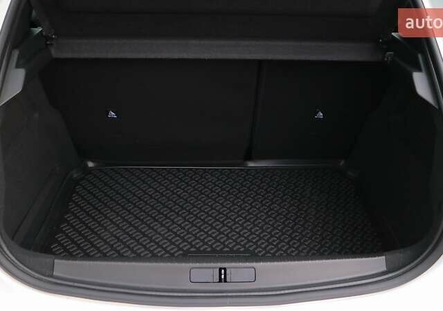 Белый Пежо 208, объемом двигателя 1.2 л и пробегом 53 тыс. км за 16299 $, фото 9 на Automoto.ua