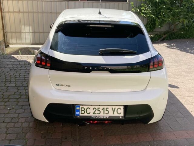Білий Пежо 208, об'ємом двигуна 0 л та пробігом 84 тис. км за 12400 $, фото 2 на Automoto.ua