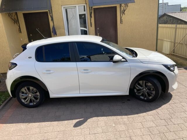 Білий Пежо 208, об'ємом двигуна 0 л та пробігом 84 тис. км за 12400 $, фото 1 на Automoto.ua