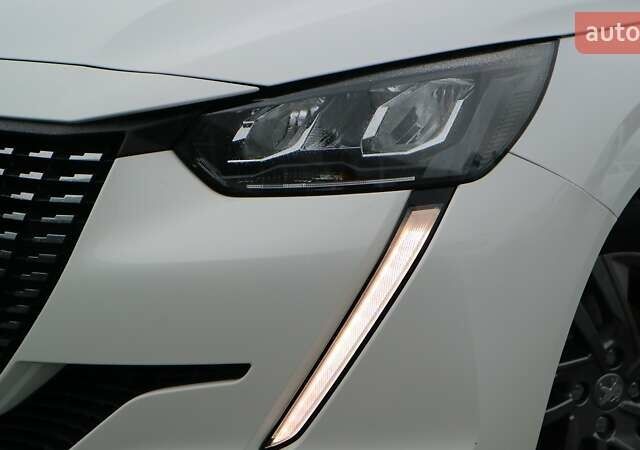 Белый Пежо 208, объемом двигателя 1.2 л и пробегом 53 тыс. км за 16299 $, фото 23 на Automoto.ua