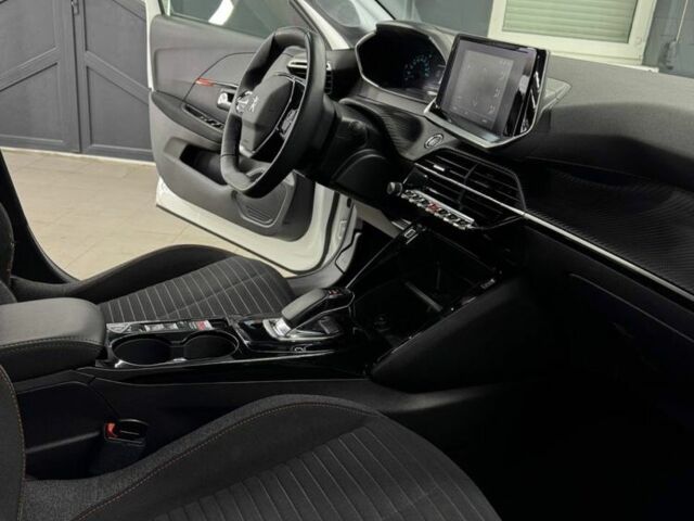 Белый Пежо 208, объемом двигателя 0.5 л и пробегом 87 тыс. км за 13200 $, фото 17 на Automoto.ua