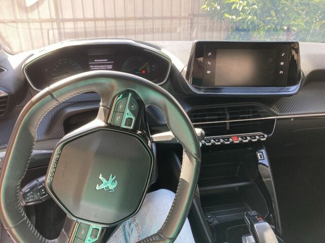 Білий Пежо 208, об'ємом двигуна 0 л та пробігом 84 тис. км за 12400 $, фото 6 на Automoto.ua