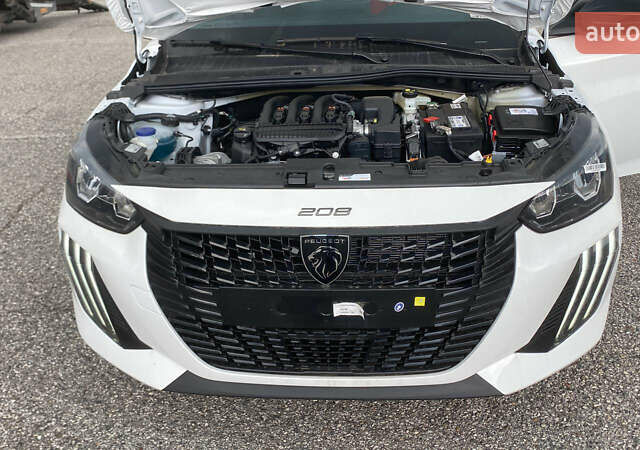 Белый Пежо 208, объемом двигателя 1.2 л и пробегом 2 тыс. км за 14500 $, фото 2 на Automoto.ua