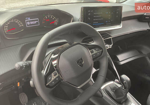 Белый Пежо 208, объемом двигателя 1.2 л и пробегом 2 тыс. км за 14500 $, фото 5 на Automoto.ua