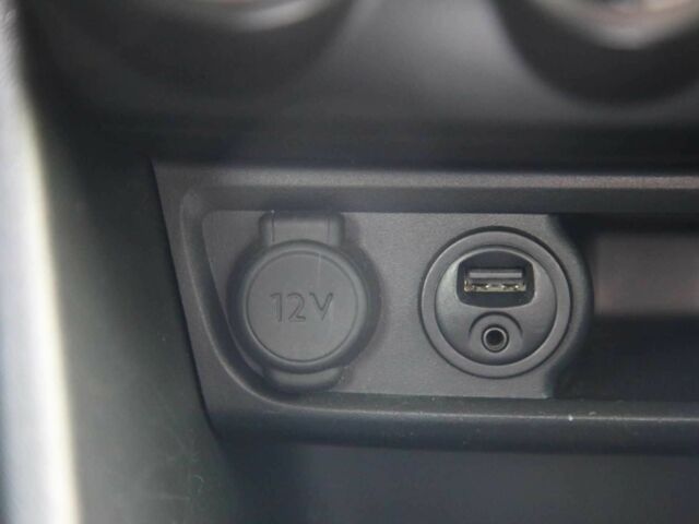 Белый Пежо 208, объемом двигателя 1.2 л и пробегом 93 тыс. км за 7800 $, фото 20 на Automoto.ua