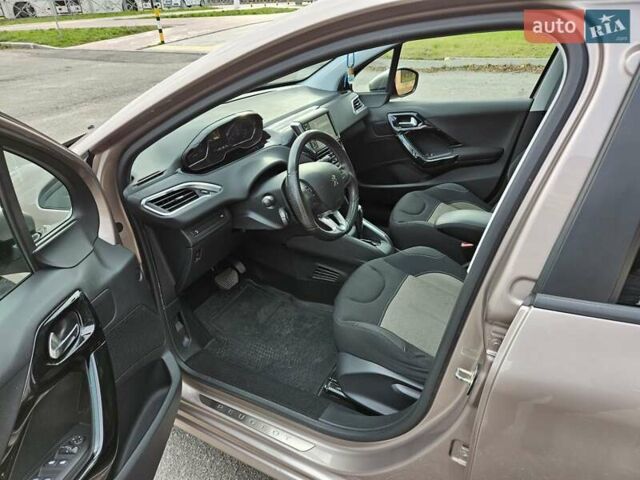 Бежевый Пежо 208, объемом двигателя 1.6 л и пробегом 50 тыс. км за 8900 $, фото 11 на Automoto.ua