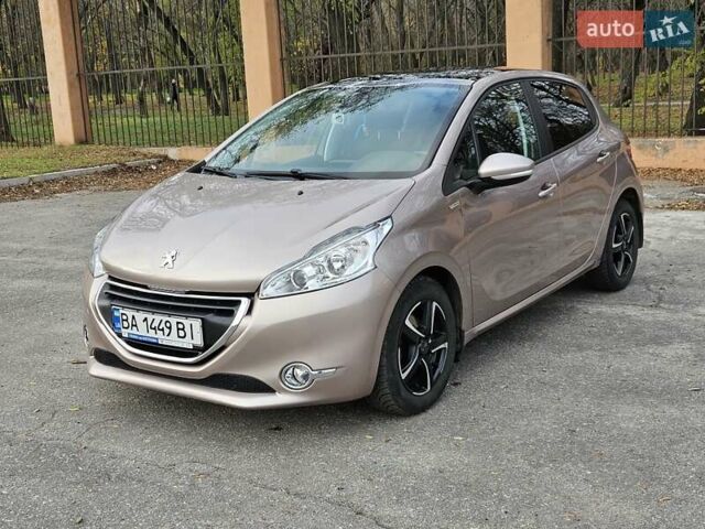 Бежевый Пежо 208, объемом двигателя 1.6 л и пробегом 50 тыс. км за 8900 $, фото 9 на Automoto.ua