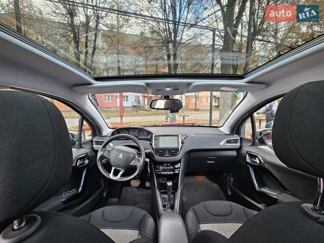 Бежевый Пежо 208, объемом двигателя 1.6 л и пробегом 50 тыс. км за 8900 $, фото 1 на Automoto.ua