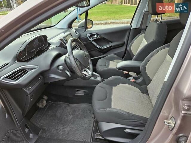 Бежевый Пежо 208, объемом двигателя 1.6 л и пробегом 50 тыс. км за 8900 $, фото 17 на Automoto.ua