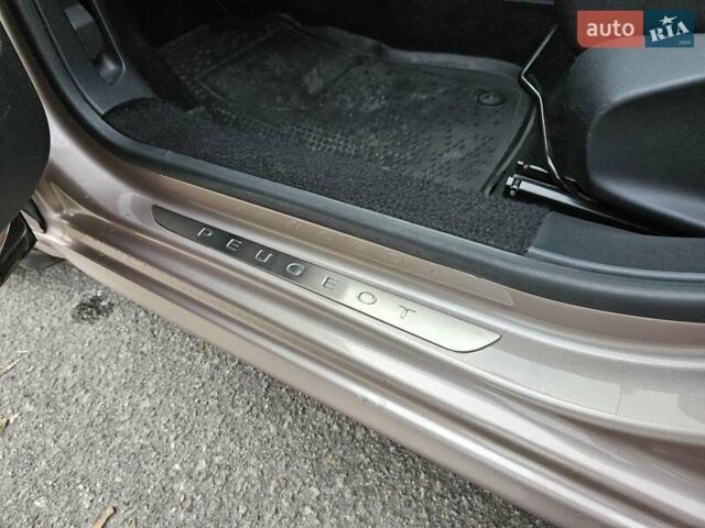 Бежевый Пежо 208, объемом двигателя 1.6 л и пробегом 50 тыс. км за 8900 $, фото 18 на Automoto.ua