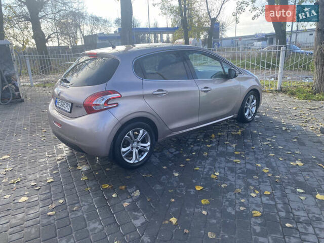 Бежевый Пежо 208, объемом двигателя 1.6 л и пробегом 125 тыс. км за 7700 $, фото 2 на Automoto.ua