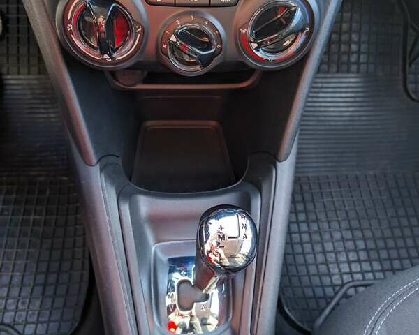 Чорний Пежо 208, об'ємом двигуна 1.4 л та пробігом 189 тис. км за 7000 $, фото 6 на Automoto.ua