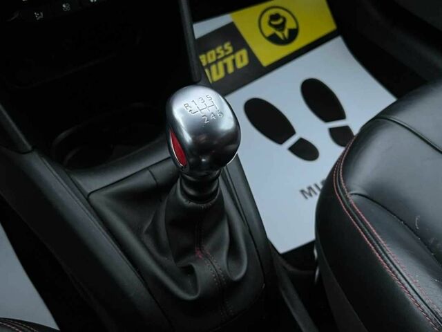 Черный Пежо 208, объемом двигателя 1.6 л и пробегом 130 тыс. км за 13650 $, фото 17 на Automoto.ua