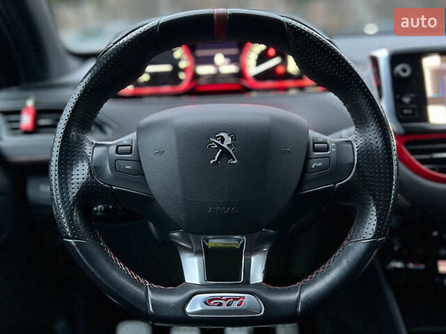 Черный Пежо 208, объемом двигателя 1.6 л и пробегом 130 тыс. км за 13650 $, фото 10 на Automoto.ua