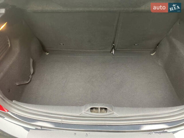 Черный Пежо 208, объемом двигателя 1.56 л и пробегом 214 тыс. км за 8250 $, фото 16 на Automoto.ua