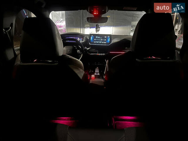 Чорний Пежо 208, об'ємом двигуна 0 л та пробігом 43 тис. км за 14500 $, фото 5 на Automoto.ua