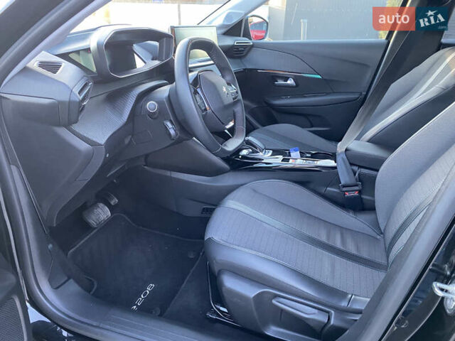 Черный Пежо 208, объемом двигателя 0 л и пробегом 27 тыс. км за 14350 $, фото 19 на Automoto.ua