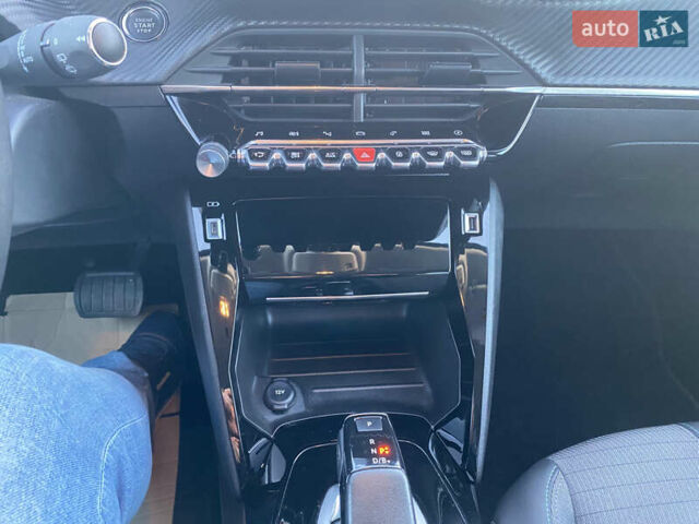 Черный Пежо 208, объемом двигателя 0 л и пробегом 27 тыс. км за 14350 $, фото 29 на Automoto.ua