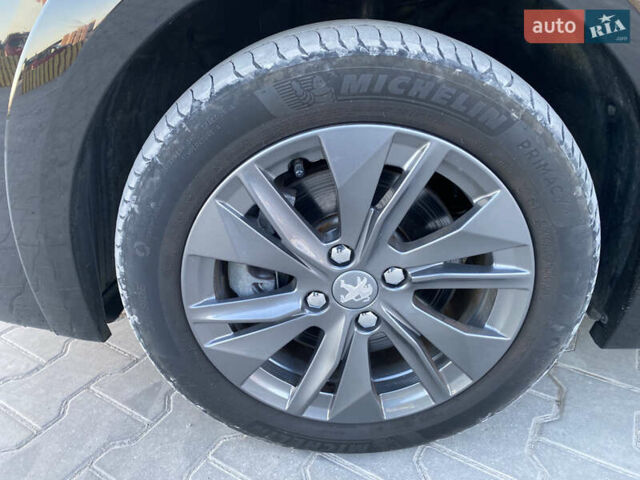 Черный Пежо 208, объемом двигателя 0 л и пробегом 27 тыс. км за 14350 $, фото 15 на Automoto.ua