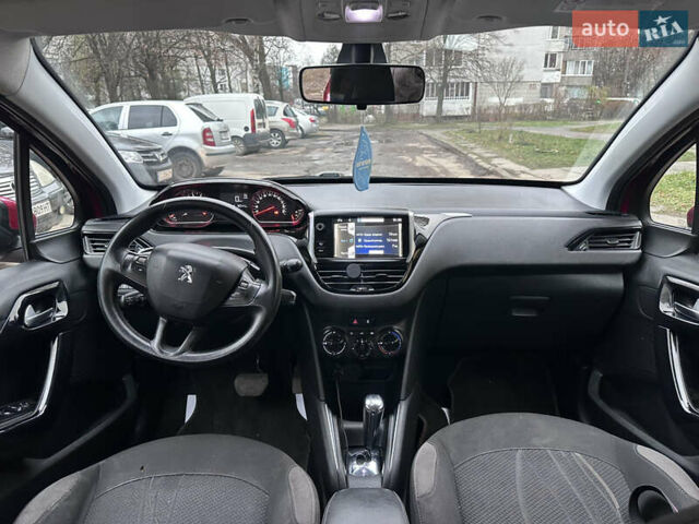 Красный Пежо 208, объемом двигателя 1.2 л и пробегом 177 тыс. км за 5350 $, фото 8 на Automoto.ua
