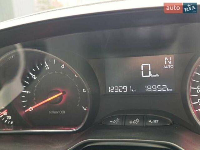 Червоний Пежо 208, об'ємом двигуна 1.2 л та пробігом 129 тис. км за 6900 $, фото 15 на Automoto.ua