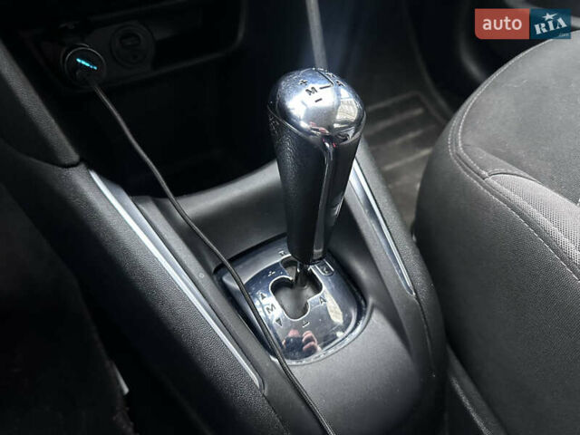 Красный Пежо 208, объемом двигателя 1.2 л и пробегом 177 тыс. км за 5500 $, фото 13 на Automoto.ua