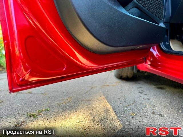 Красный Пежо 208, объемом двигателя 1.2 л и пробегом 101 тыс. км за 7400 $, фото 7 на Automoto.ua