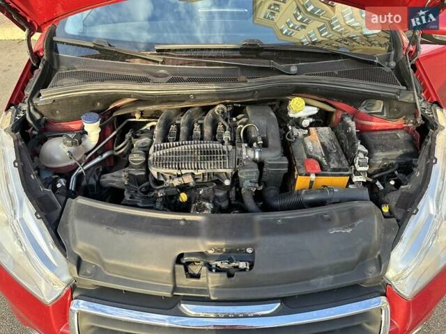 Красный Пежо 208, объемом двигателя 1.2 л и пробегом 165 тыс. км за 8500 $, фото 13 на Automoto.ua