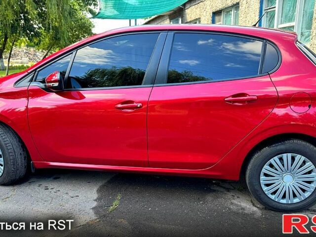 Красный Пежо 208, объемом двигателя 1.2 л и пробегом 101 тыс. км за 7400 $, фото 5 на Automoto.ua