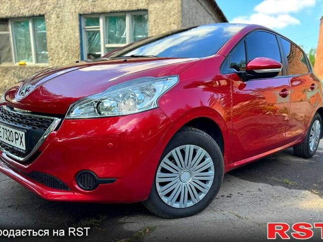 Красный Пежо 208, объемом двигателя 1.2 л и пробегом 101 тыс. км за 7400 $, фото 1 на Automoto.ua