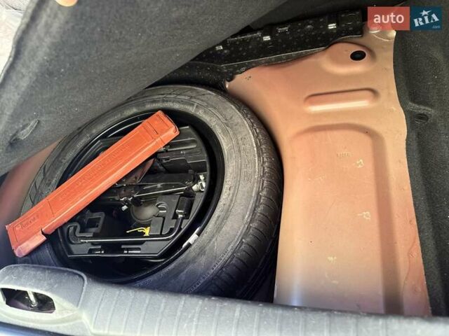 Красный Пежо 208, объемом двигателя 1.2 л и пробегом 165 тыс. км за 8500 $, фото 15 на Automoto.ua