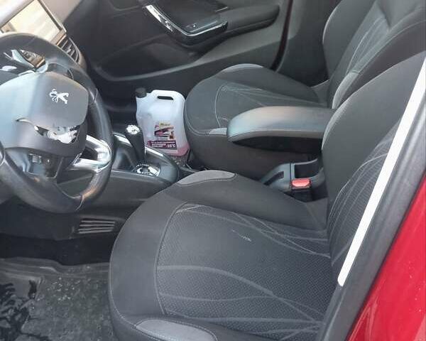 Червоний Пежо 208, об'ємом двигуна 1.2 л та пробігом 85 тис. км за 4550 $, фото 2 на Automoto.ua