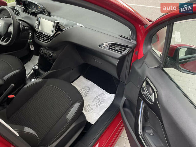 Красный Пежо 208, объемом двигателя 1.2 л и пробегом 125 тыс. км за 7800 $, фото 26 на Automoto.ua