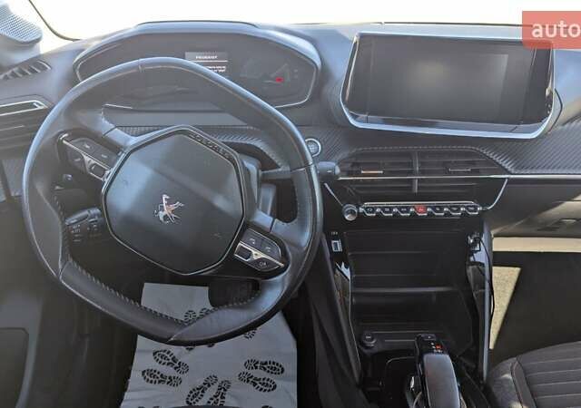Красный Пежо 208, объемом двигателя 0 л и пробегом 40 тыс. км за 15900 $, фото 19 на Automoto.ua
