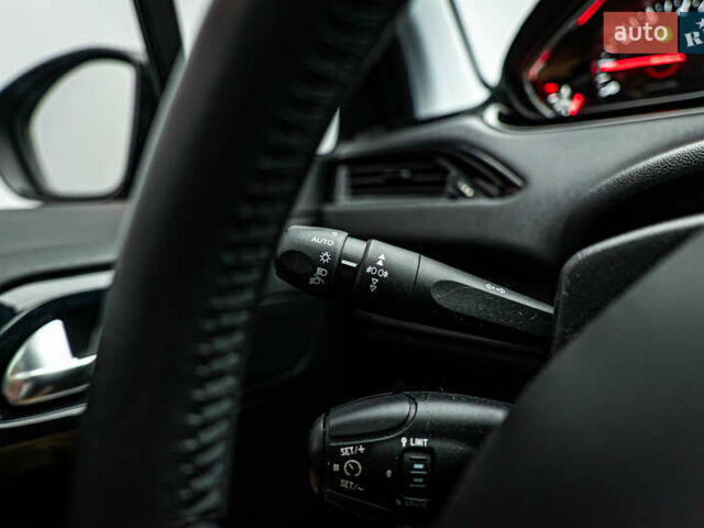 Пежо 208, объемом двигателя 1.6 л и пробегом 86 тыс. км за 8903 $, фото 13 на Automoto.ua