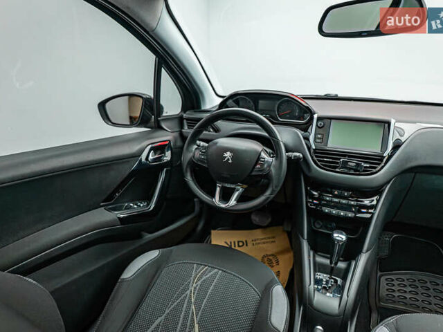 Пежо 208, объемом двигателя 1.6 л и пробегом 86 тыс. км за 8903 $, фото 10 на Automoto.ua