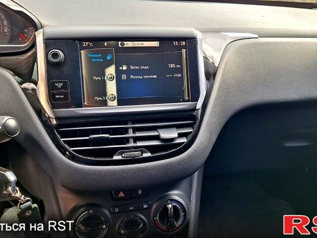 Пежо 208, объемом двигателя 1.2 л и пробегом 158 тыс. км за 5900 $, фото 3 на Automoto.ua