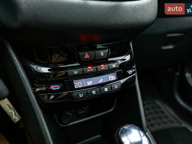 Пежо 208, объемом двигателя 1.6 л и пробегом 86 тыс. км за 8903 $, фото 16 на Automoto.ua