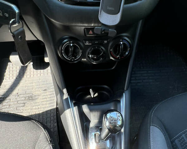 Пежо 208, объемом двигателя 1.2 л и пробегом 129 тыс. км за 7000 $, фото 4 на Automoto.ua