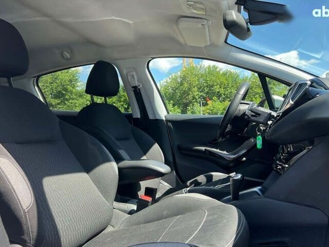 Пежо 208, об'ємом двигуна 1.2 л та пробігом 71 тис. км за 9990 $, фото 8 на Automoto.ua