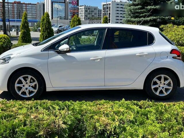 Пежо 208, об'ємом двигуна 1.2 л та пробігом 71 тис. км за 9990 $, фото 3 на Automoto.ua