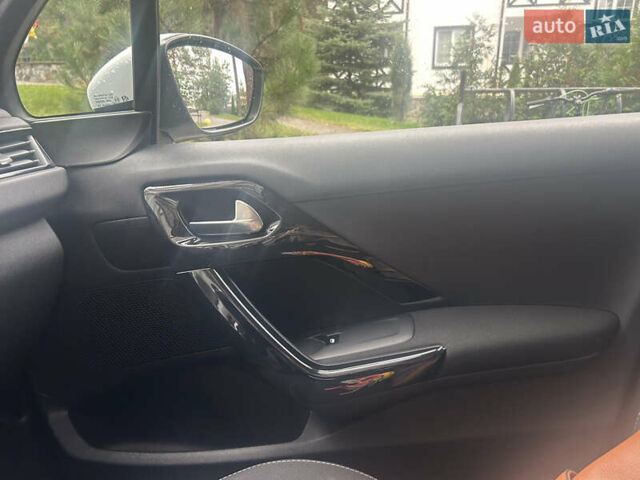 Пежо 208, объемом двигателя 1.2 л и пробегом 118 тыс. км за 8100 $, фото 15 на Automoto.ua