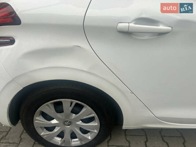 Пежо 208, объемом двигателя 1.2 л и пробегом 118 тыс. км за 8100 $, фото 33 на Automoto.ua