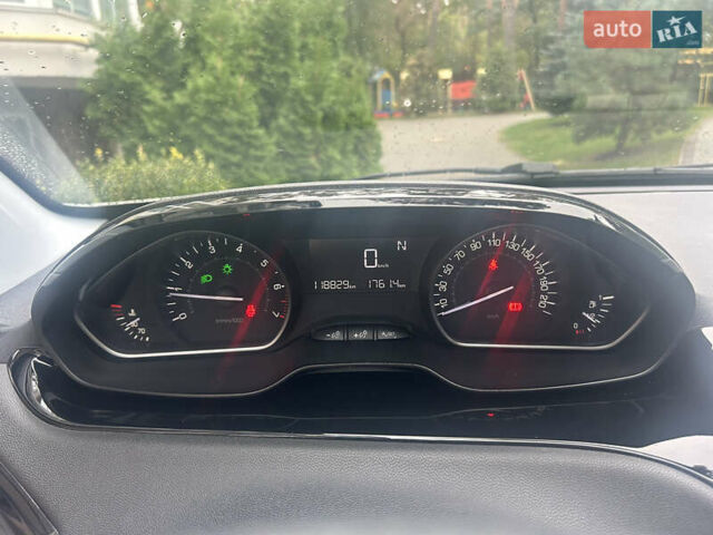 Пежо 208, объемом двигателя 1.2 л и пробегом 118 тыс. км за 8100 $, фото 19 на Automoto.ua
