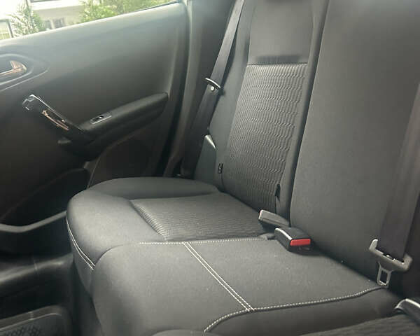 Пежо 208, объемом двигателя 1.2 л и пробегом 118 тыс. км за 8100 $, фото 22 на Automoto.ua